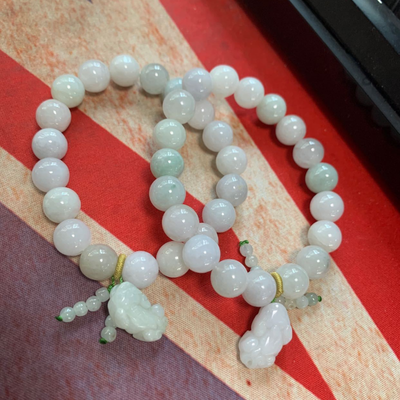 Natural oil green jade bracelet